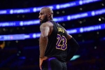 詹姆斯是NBA历史的GOAT吗？杨毅和A&middot;史密斯同时举牌：不是