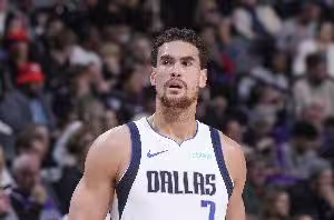 回顾鲍威尔独行侠生涯最后一战：首发24分钟得到7分12板助队大胜